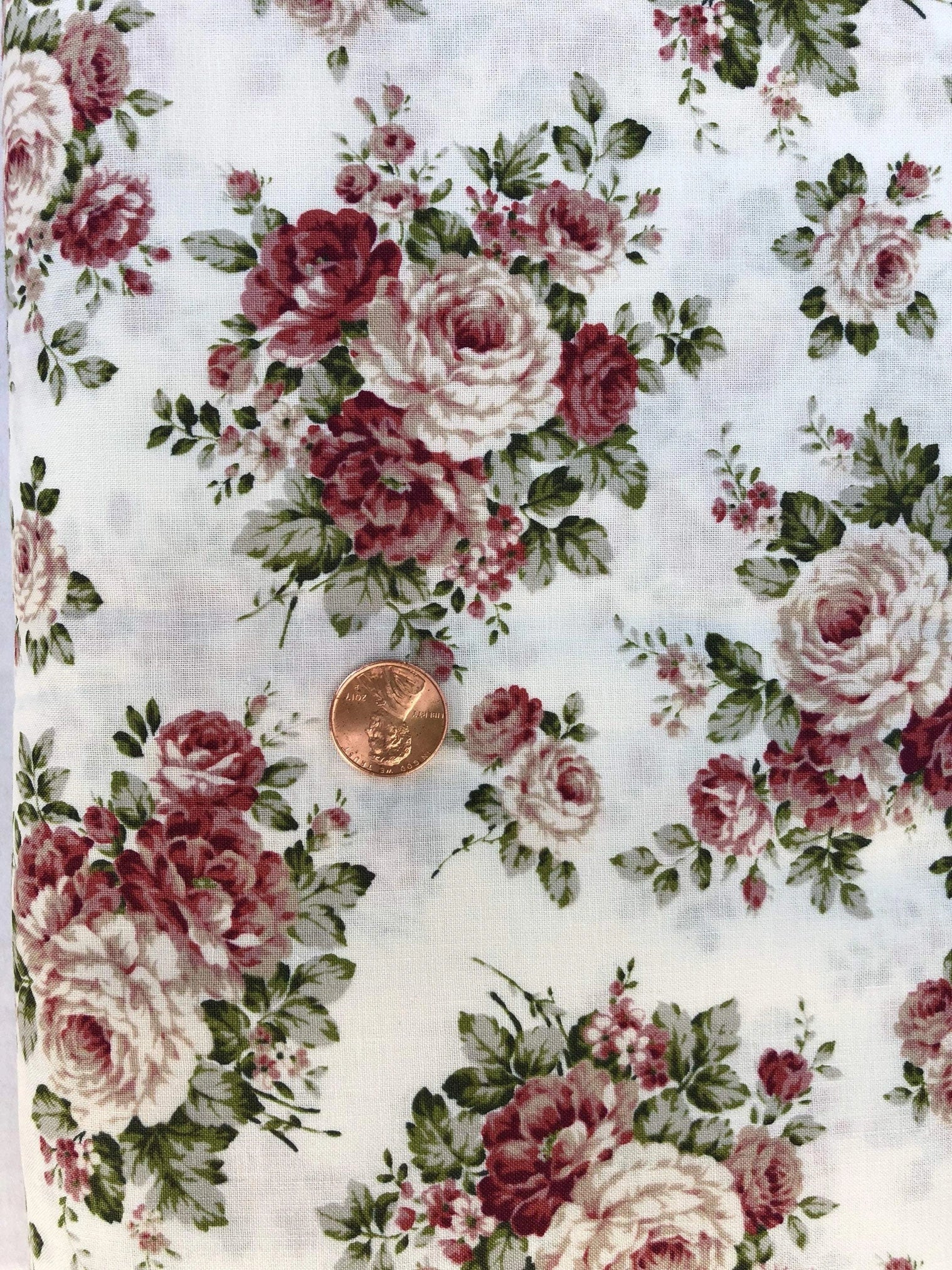 Shabby Chic Roses Fabric - Fabricanaus